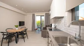 Avali Deluxe Apartments - Image 2