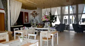 Tündérkert Hotel Noszvaj - Image 4