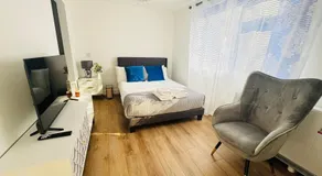 EVELYN - KENILWORTH STUDIO FLAT 30m2 - PRIVATE PARKING - Image 2