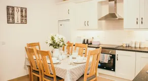 The Rose Luxury Self Catering Accommodation - Image 3