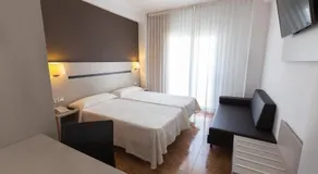 Hotel Costa Brava - Image 2