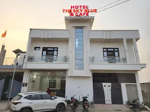 Hotel The Sky Blue & Caffe - Image 1