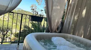 Studio romantique avec jacuzzi privé - aperçu mer - terrasse - parking gratuit - Image 3