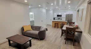 Spacious & Modern Apartment, close to Universities and Mountains - Image 4