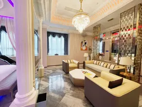 Warner Is Not Only A Motel - Image 3