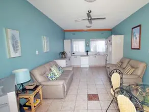 The Tahitian Holiday Apartments - Image 2