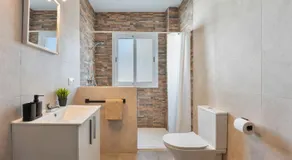Appartement avec internet haut débit et terrasse | Vue ville | Adapté au travail à distance - Image 4