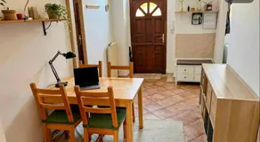 Studio Apartment at Chain-Bridge - Image 5