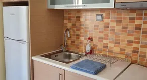 Beachfront Cozy House , 1 min walk to Beach , AC & Fast WiFi - Image 5