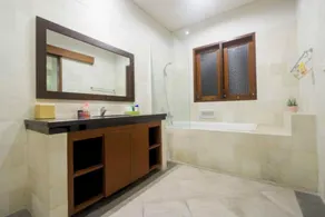 Adore 3BR by  Premier  #W8 - Image 4
