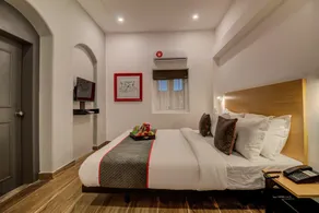 Townhouse CR Park Near Lotus Temple - Image 2