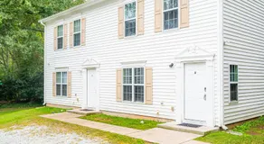Serine Space - Townhome - King Bed - Duke - Long Term Stays - Image 5