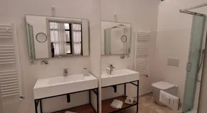 B&B Emma 2 - Image 4
