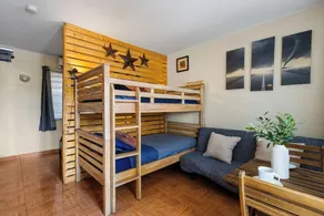 Bright 2BR Getaway | BBQ, Garden & Parking - Image 5