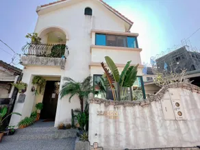 Season B&B - Western House - Image 2