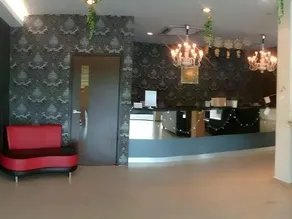 Hotel Grand Court Inn - Image 3