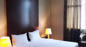 Ginasuite Hotel - Image 2