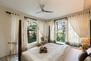 StayVista at 2 Rooms On LG @ Villa In The Mist - Image 4