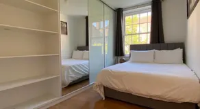 London Waterloo Apartment - Image 2