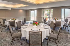 Courtyard by Marriott Portland North - Image 4