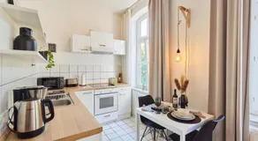 STUDIO3 zentral und ruhig mit Parkplatz, 5 min z Bali-T und GOP, Boxspringbett - Image 3