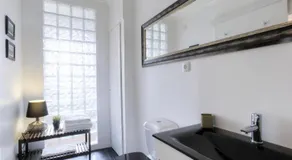 BmyGuest - Castelo Stylish Flat - Image 4