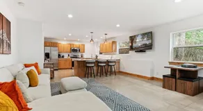 Family Home - Sandpointschweitzer - Image 2