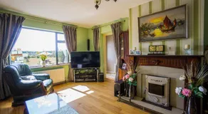 Castle View House - Image 2