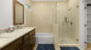Gorgeous Downtown 4 Bedroom - Image 2