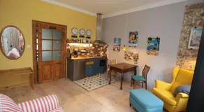 Green Tree Apartment - Image 2