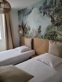 LE M HOTEL - Image 5
