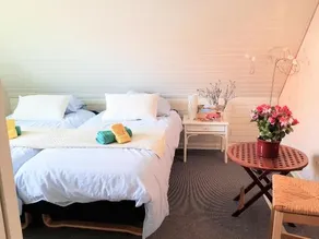 5 min walk to LEGO house-loft floor with 2 bedrooms and balcony - Image 1
