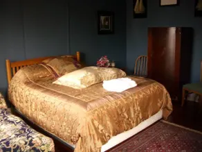 Ubon Thai Victorian Inn & Restaurant - Image 3