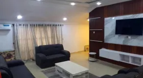 House - Sleeps 6 & Free Parking - Image 4