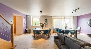 Grande maison familiale avec jardin parking et jeux - Image 5