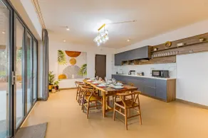 Tangerine Hues | Luxury | Serene | Spacious - Image 3