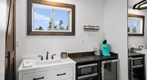 Lazy Duck Inn - Image 3