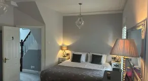 Hollybank House Bed and Breakfast - Image 2