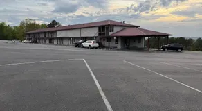 Overlook Mountain Inn - Image 1