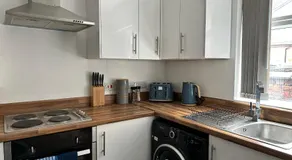 Daisybank Co-Living - Private Room Self-Cater - Image 5