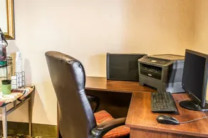 Quality Inn Farmington - Image 2