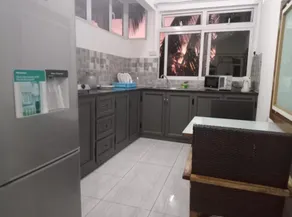 Cheerful 1 bed vacation home with tours & facilities - Image 3