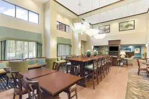 Hampton Inn & Suites Savannah-Airport - Image 5