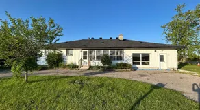 Cozy 3BR Cottage Near Lake Simcoe - Image 4