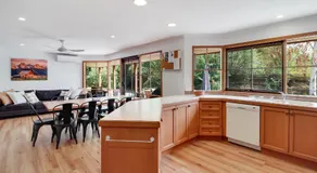 The Link Mansfield - Sleeps 11 - Image 3