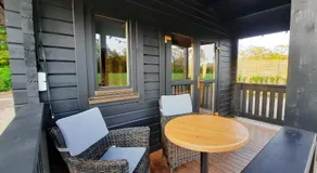 Holiday Hut - Image 4