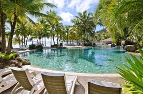 Beachfront Hamilton Island - Image 2