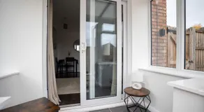 Comfortable Home Near Supermarket with Parking & Garden - Image 4