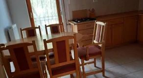 14 férőhelyes ház saját stéggel, játszótérrel Balatonfenyvesen vízparti utcában - Image 3