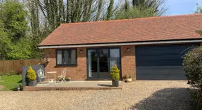 Open plan Stylish Apartment in rural Kent - Image 5